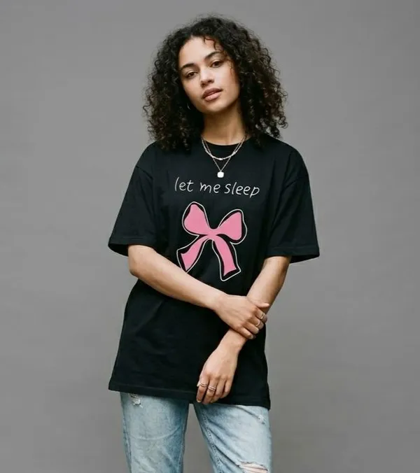Black_Oversized_Graphic_T-Shirt_for_Women