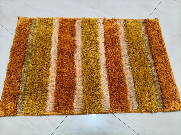 Textured_Striped_Pattern_Rectangular_Floor_Rug