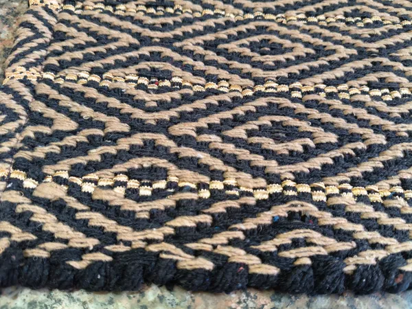 Woven_Geometric_Diamond_Pattern_Floor_Rug_(Pack_of_2)