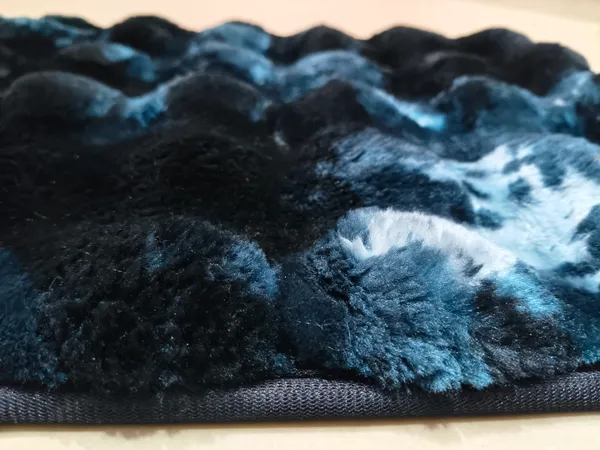 Plush_Abstract_Pattern_Area_Rug