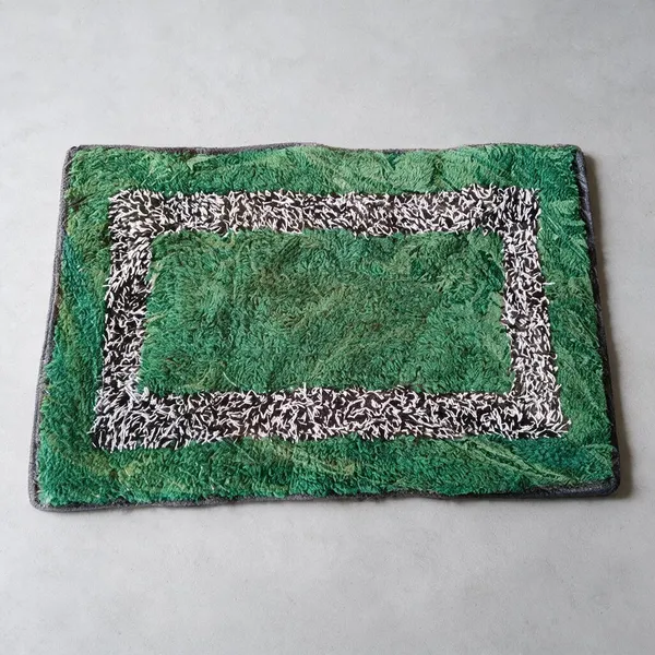 Green_Textured_Border_Pattern_Rectangular_Floor_Mat