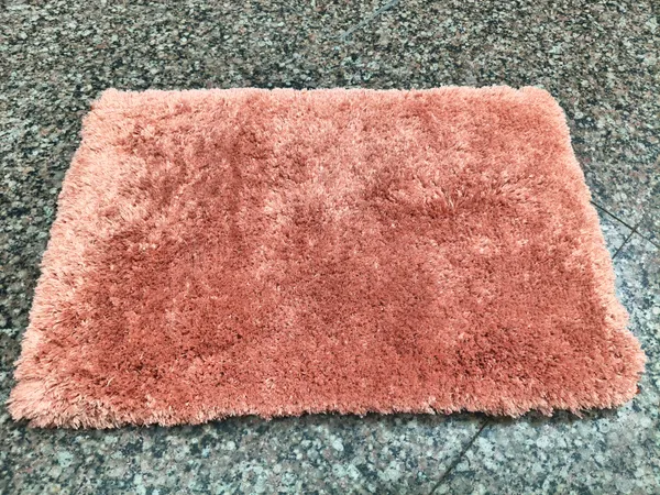 Plush_Solid_Color_Rectangular_Bath_Mat