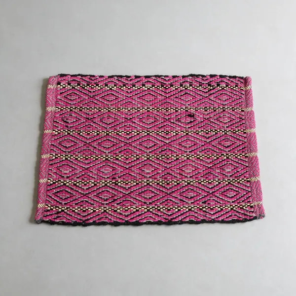 Woven_Geometric_Pattern_Floor_Mat