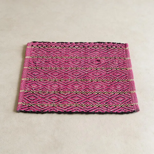 Woven_Geometric_Pattern_Floor_Mat