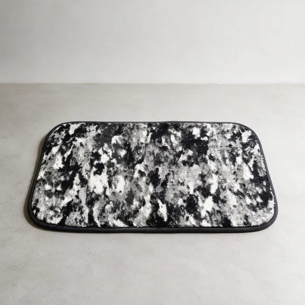 Grey_Plush_Abstract_Pattern_Floor_Mat
