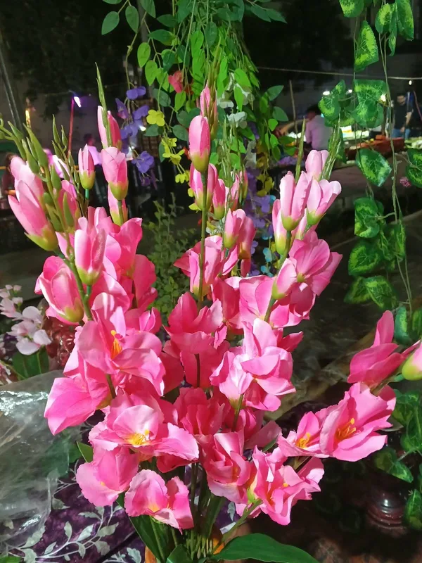 Pink_Plastic_Decorative_Chrysanthemum_Artificial_Flower_Bouquet