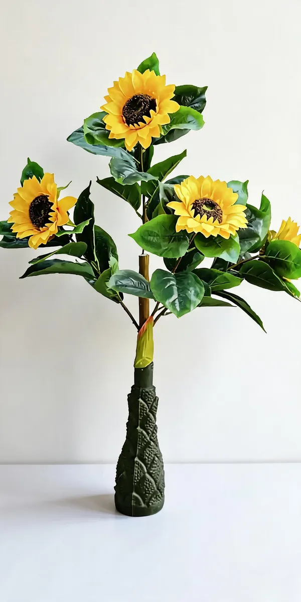 Yellow_Plastic_Decorative_Sunflower_Arrangement_With_Vase