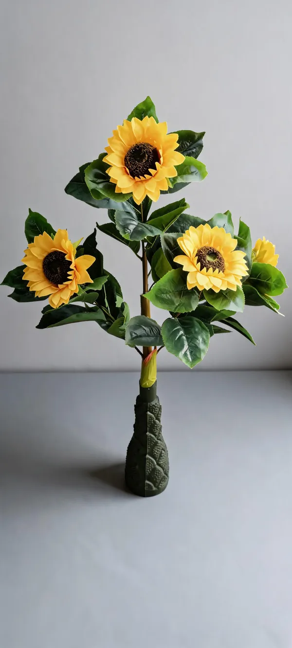 Yellow_Plastic_Decorative_Sunflower_Arrangement_With_Vase