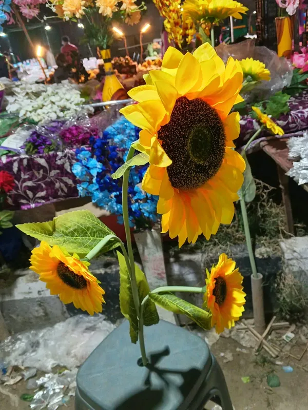 Yellow_Plastic_Decorative_Sunflower_Artificial_Floral_Stem