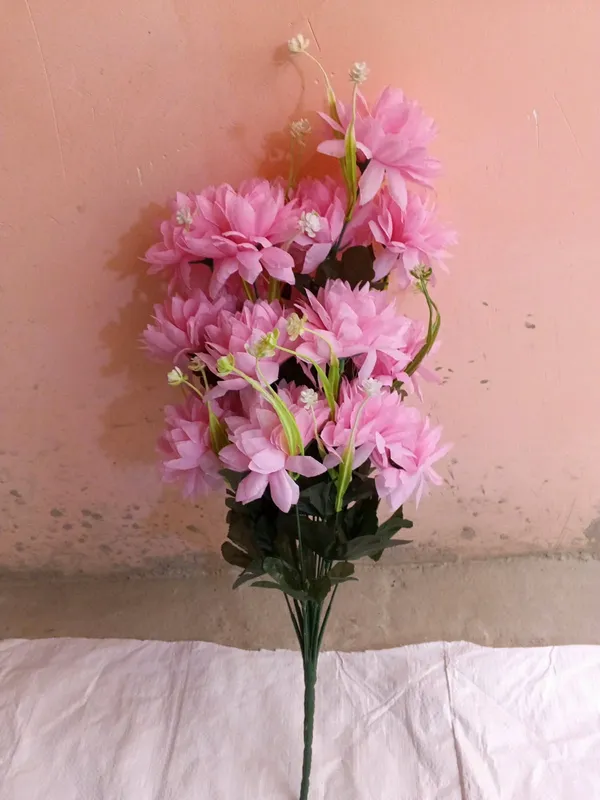 Pink_Plastic_Decorative_Artificial_Floral_Bouquet
