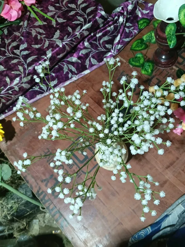 White_Plastic_Decorative_Chrysanthemum_Artificial_Flower_Vase_Pack_Of_4