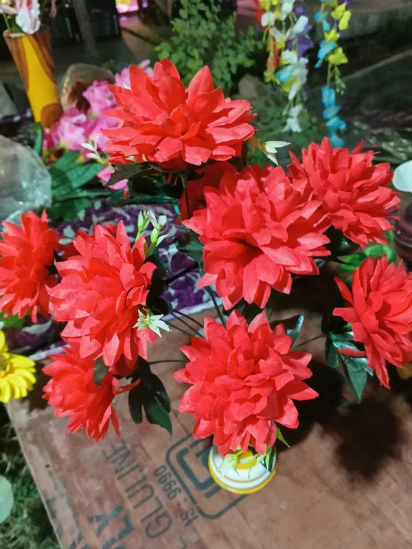 Red_Plastic_Decorative_Floral_Artificial_Flower_Bouquet_With_Vase_Pack_Of_2