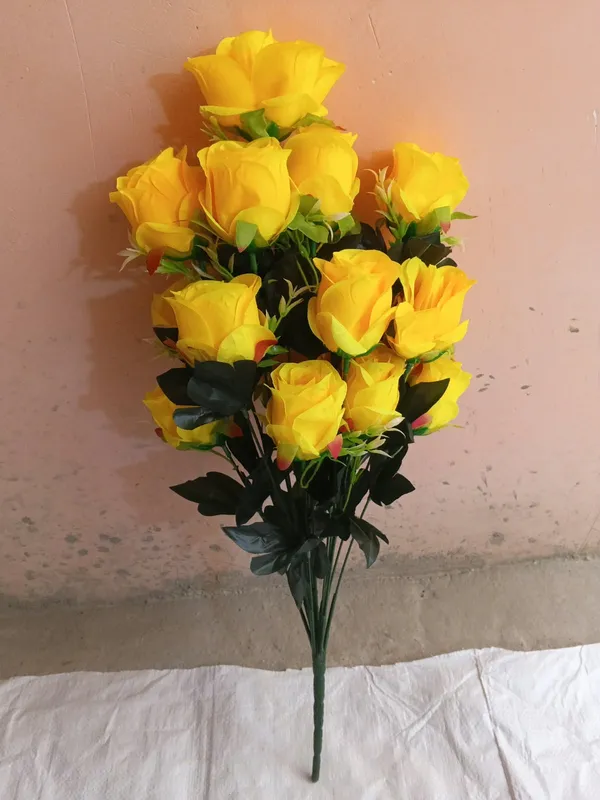 Yellow_Plastic_Decorative_Rose_Artificial_Bouquet