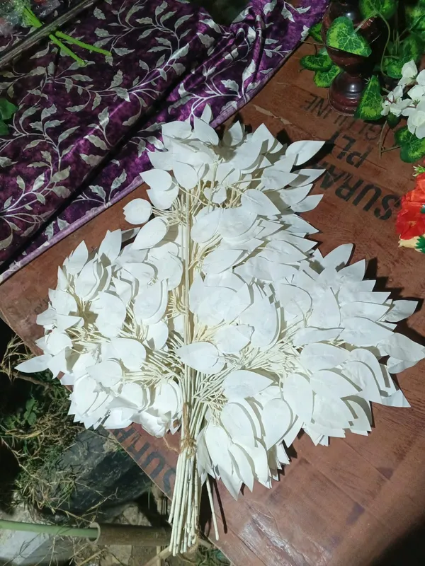 White_Plastic_Decorative_Artificial_Leaf_Foliage_Arrangement_Pack_Of_12