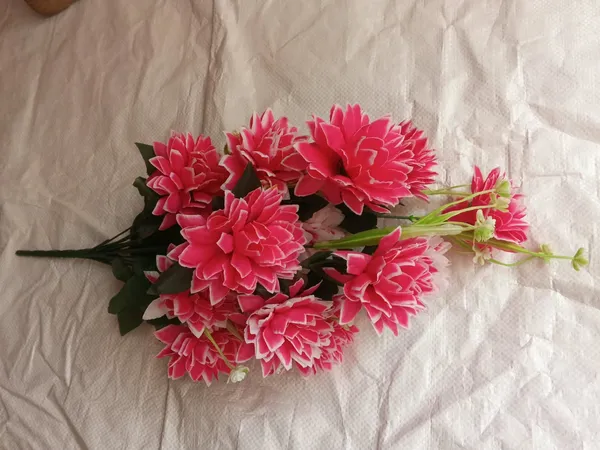 Pink_Plastic_Decorative_Dahlia_Artificial_Flower_Bouquet