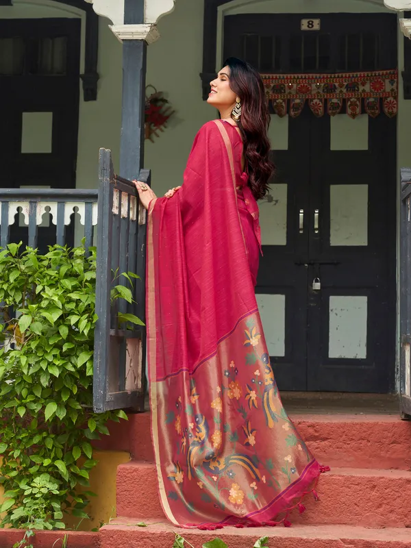 Pink_Linen_Silk_Floral_Border_Saree_With_Blouse_Piece_For_Women