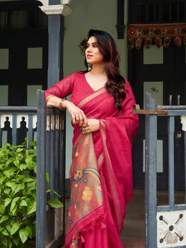 Pink_Linen_Silk_Floral_Border_Saree_With_Blouse_Piece_For_Women