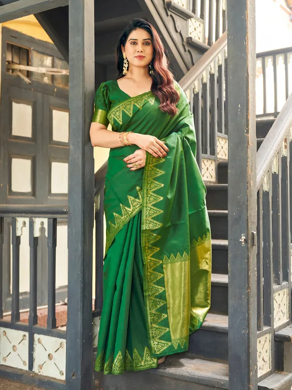 Green_Linen_Silk_Woven_Ethnic_Saree_For_Women