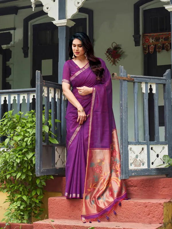 Purple_Linen_Silk_Floral_Print_Saree_With_Blouse_Piece_For_Women