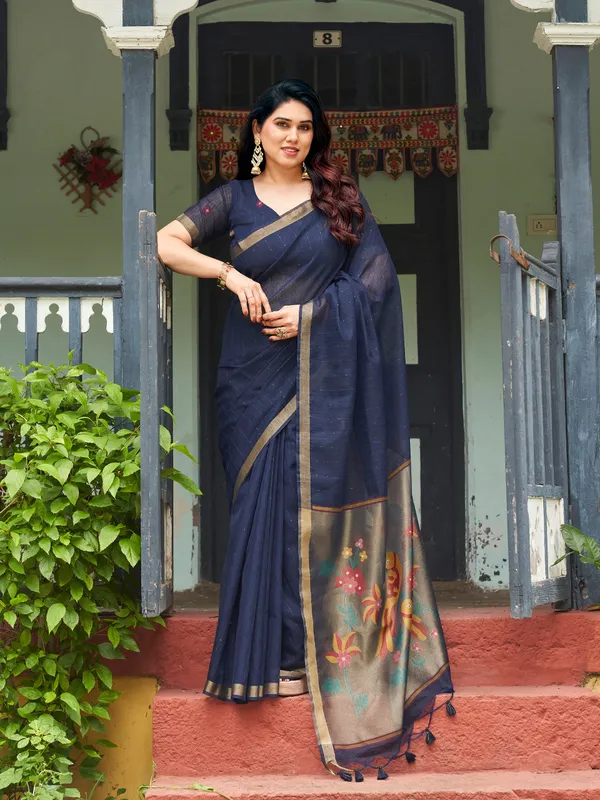 Navy_Blue_Linen_Silk_Floral_Print_Saree_With_Blouse_Piece_For_Women