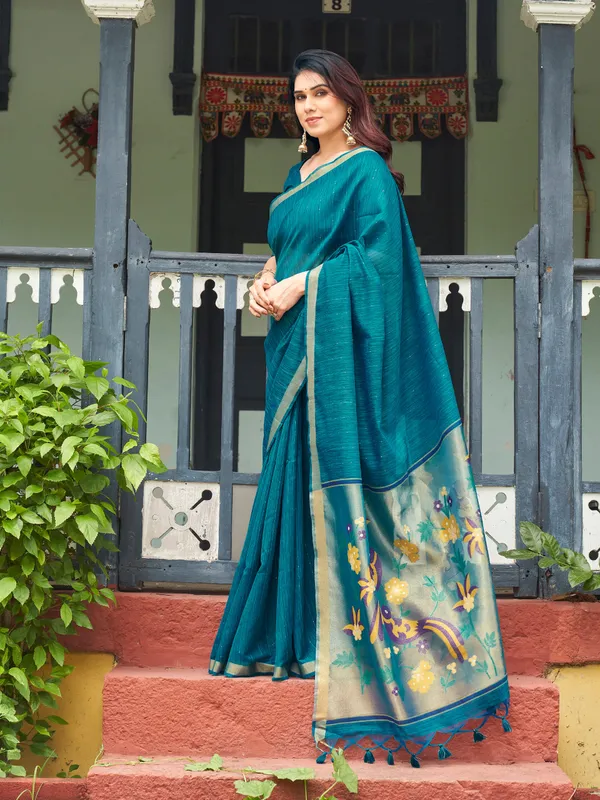 Teal_Linen_Silk_Floral_Pallu_Ethnic_Saree_For_Women