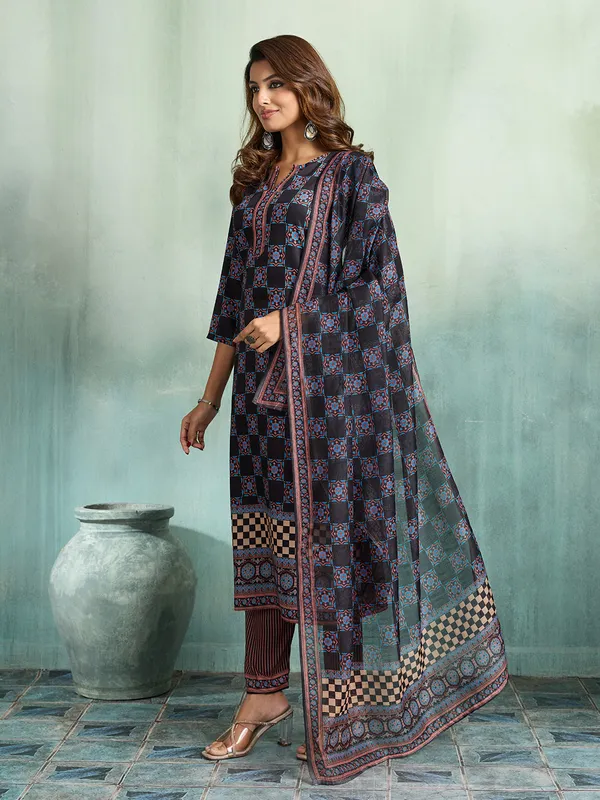 Black_Cotton_Blend_Printed_Straight_Kurta_Pant_Dupatta_Set_For_Women