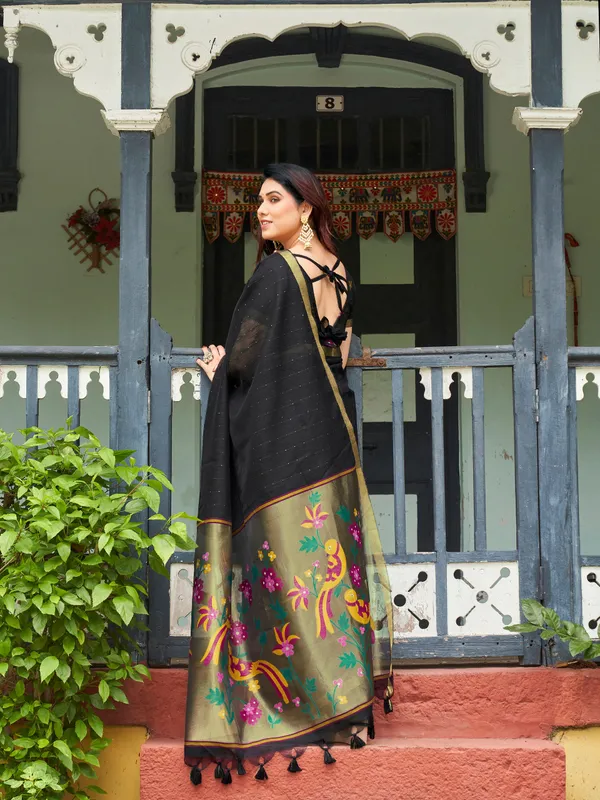 Black_Linen_Silk_Woven_Zari_Border_Saree_With_Blouse_Piece_For_Women
