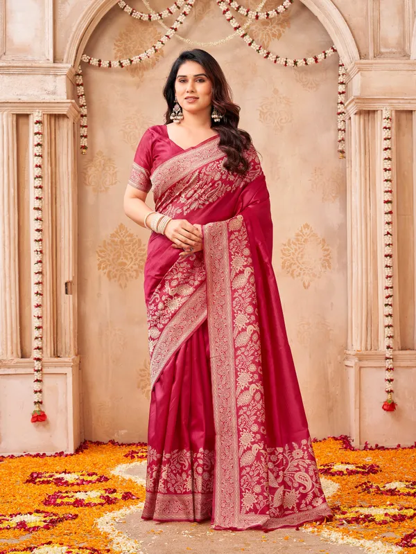 Magenta_Linen_Silk_Woven_Floral_Paisley_Saree_With_Blouse_Piece_For_Women