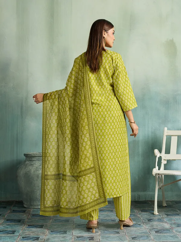 Olive_Green_Cotton_Blend_Floral_Print_Straight_Kurta_Pant_Dupatta_Set_For_Women
