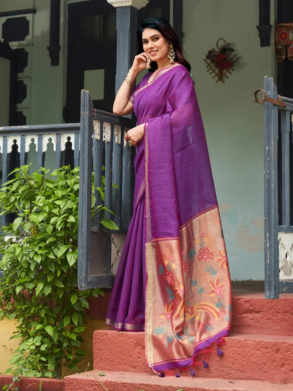 Purple_Linen_Silk_Floral_Print_Saree_With_Blouse_Piece_For_Women