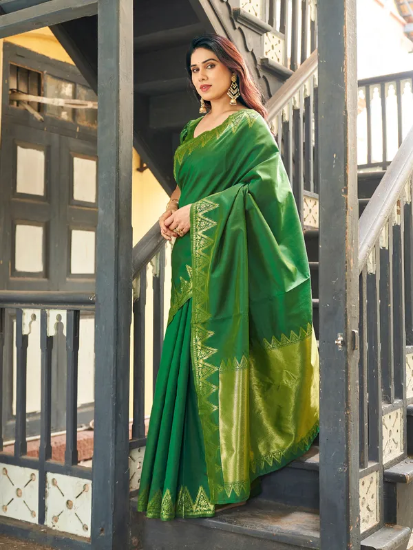 Green_Linen_Silk_Woven_Ethnic_Saree_For_Women