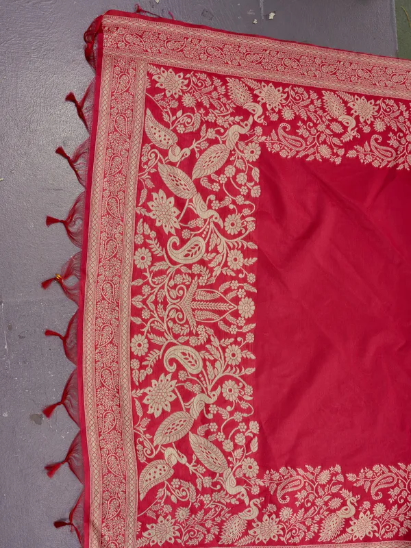 Magenta_Linen_Silk_Woven_Floral_Paisley_Saree_With_Blouse_Piece_For_Women
