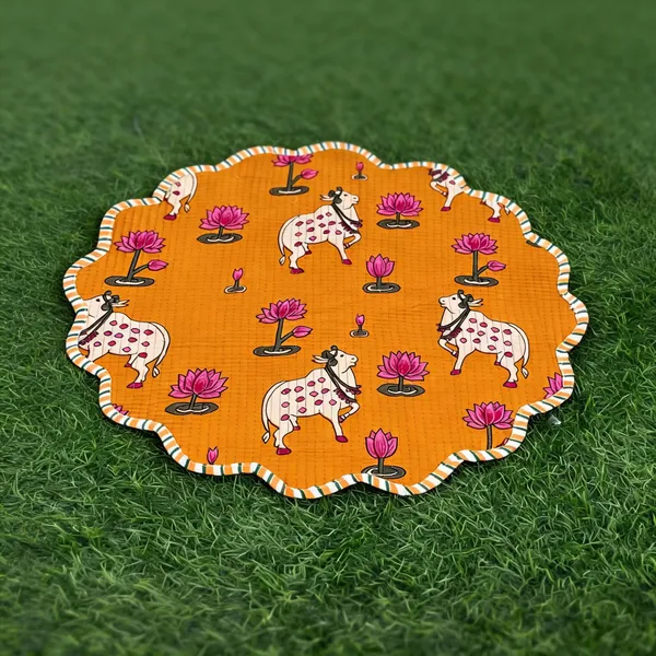 Cosmos_Cotton_Traditional_Cow_Print_Round_Table_Mat