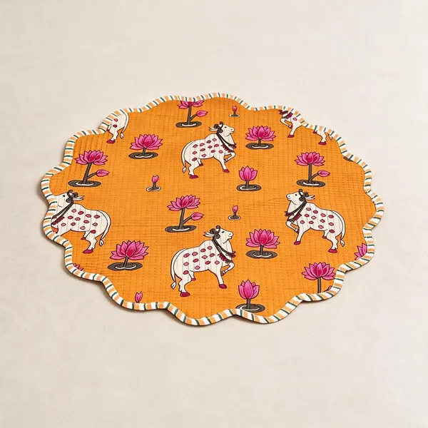 Cosmos_Cotton_Traditional_Cow_Print_Round_Table_Mat