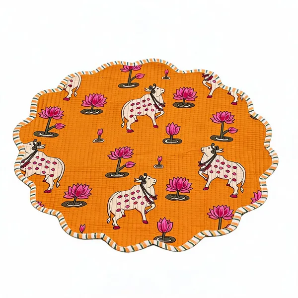 Cosmos_Cotton_Traditional_Cow_Print_Round_Table_Mat