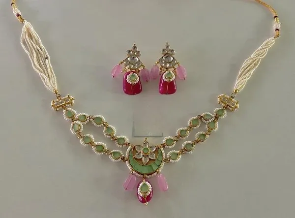 Gold_Tone_Green_And_Pink_Necklace_Set_For_Women