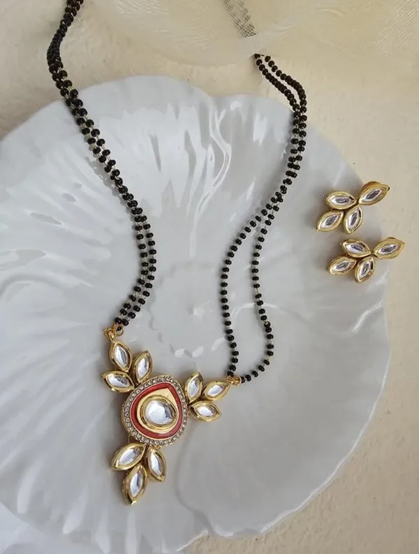 Gold-Tone_Kundan_Mangalsutra_Necklace_Set_for_Women