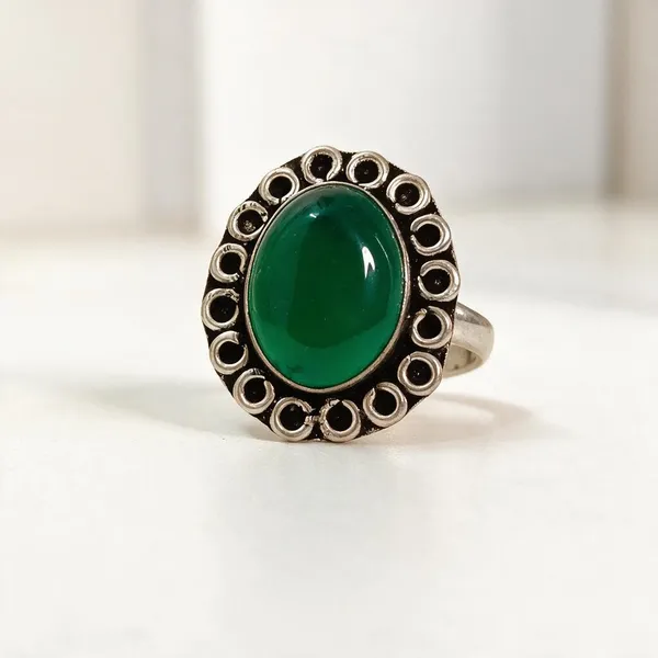 Green_Onyx_Crystal_Oval_Statement_Ring_For_Women