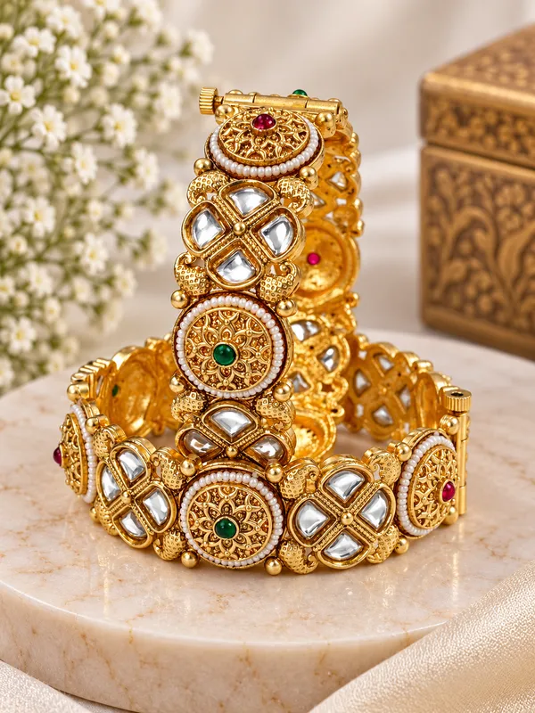 Gold_Tone_Kundan_Style_Bangle_Set_for_Women