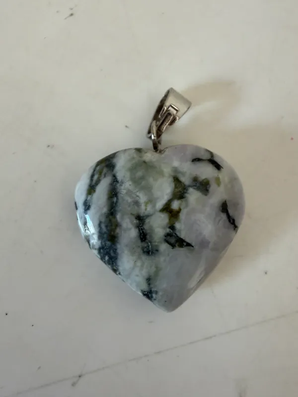 White_Marbled_Stone_Heart_Pendant