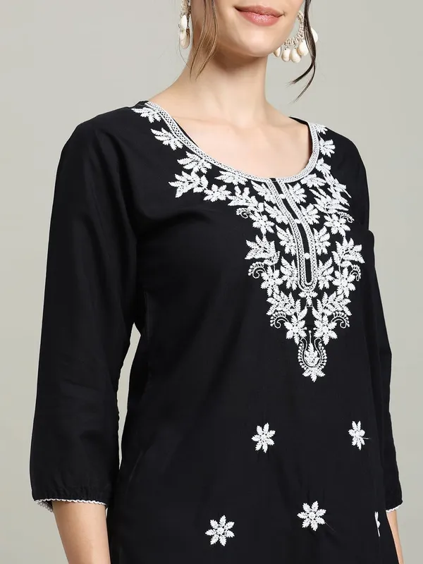 Black_Cotton_Straight_Fit_Embroidered_Short_Kurti_For_Women