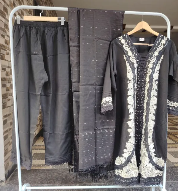 Black_Premium_Rayon_Kurti_With_Pant_And_Dupatta_Set_For_Women