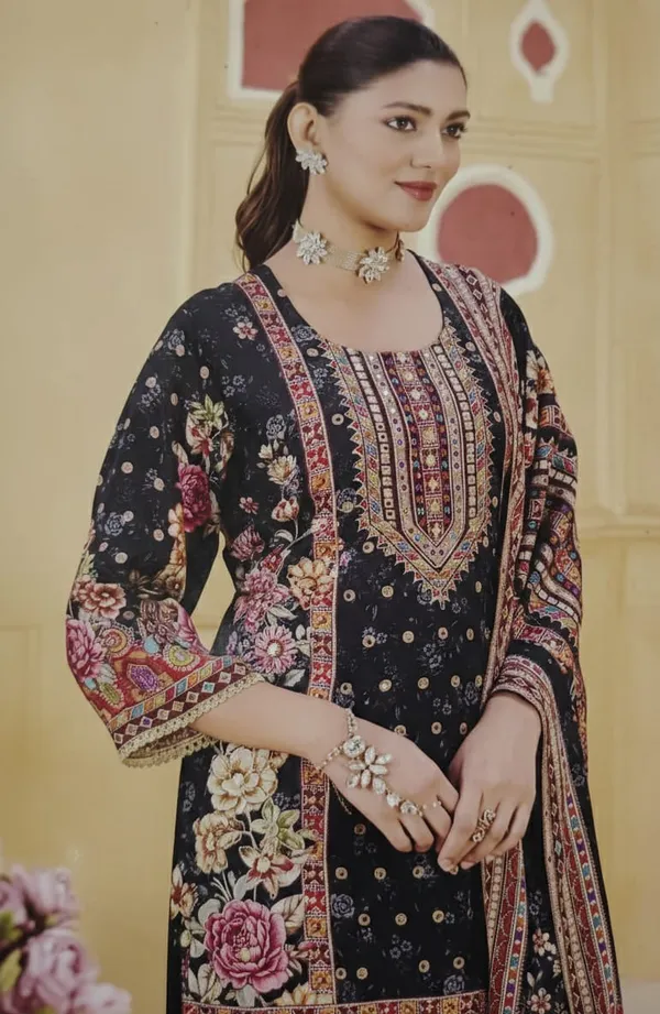 Muslin_Black_Floral_Printed_Kurta_Pant_Set_with_Dupatta
