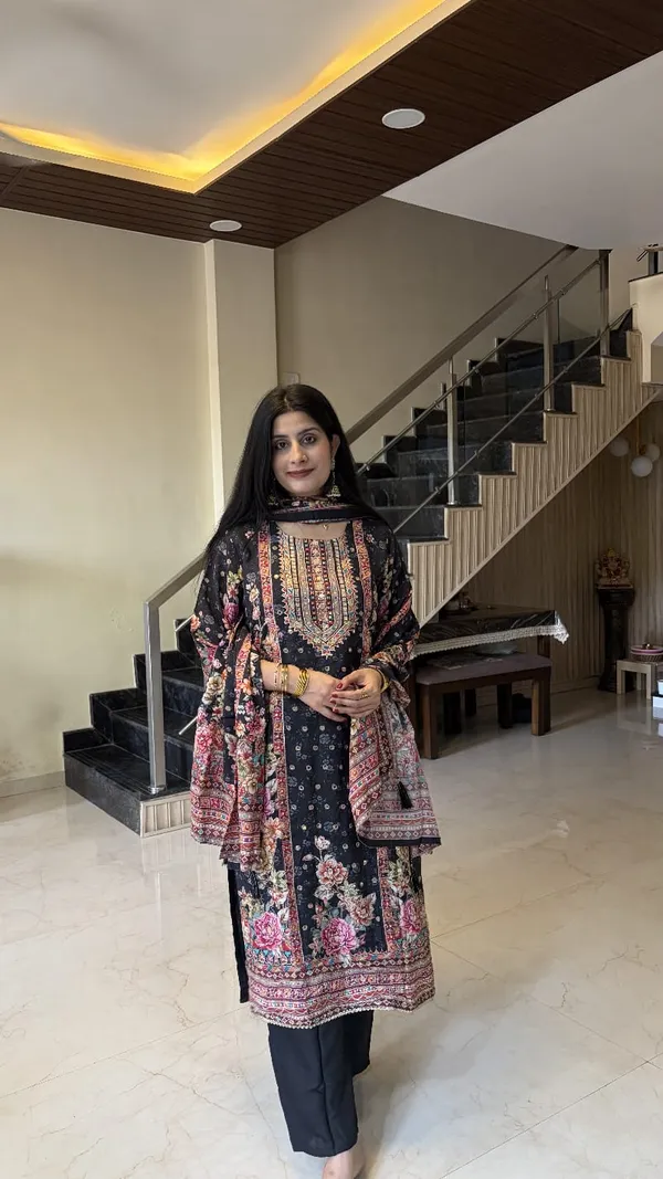 Black_Premium_Pure_Muslin_Kurti_With_Pant_And_Dupatta_Set_For_Women