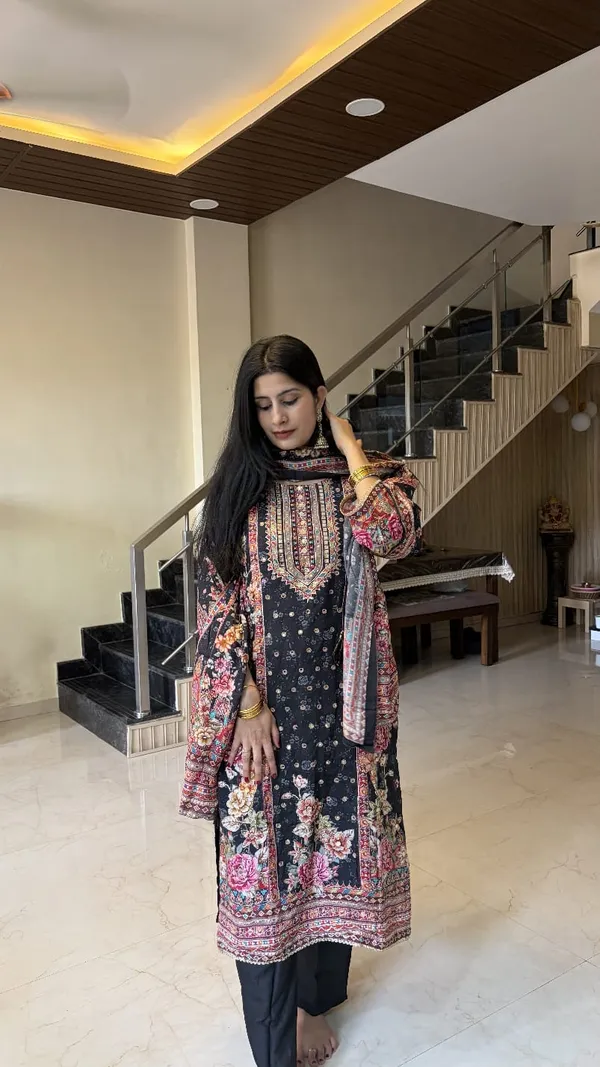 Black_Premium_Pure_Muslin_Kurti_With_Pant_And_Dupatta_Set_For_Women