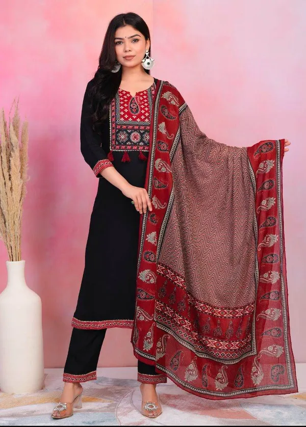 Black_Jaipuri_Cotton_Kurti_Pant_Dupatta_Set