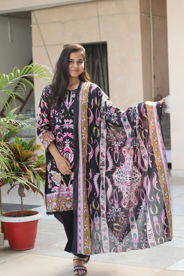 Black_&_Pink_Digital_Print_Kurti_Pant_Dupatta_Set