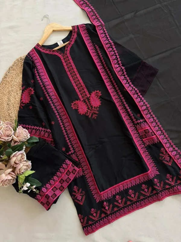 Black_And_Pink_Premium_Cotton_Kurti_With_Pant_And_Dupatta_Set_For_Women