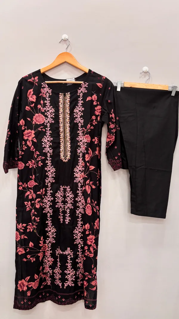 Black_And_Rose_Premium_Rayon_Kurti_With_Pant_And_Dupatta_Set_For_Women