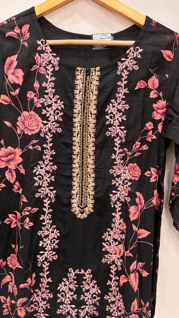 Black_And_Rose_Premium_Rayon_Kurti_With_Pant_And_Dupatta_Set_For_Women